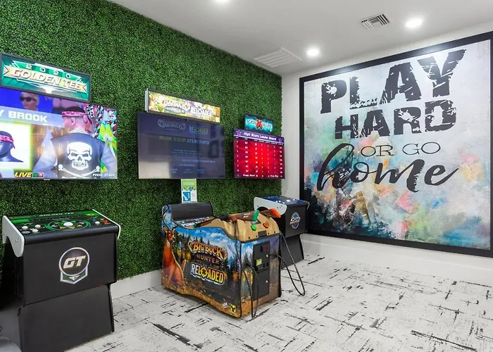 Cozysuites Glendale By The Stadium With Pool 03
