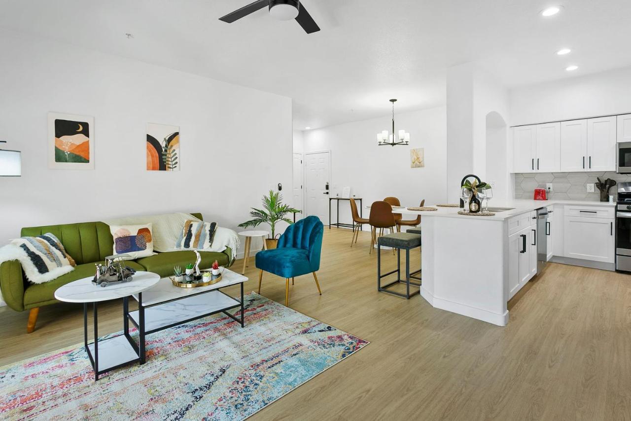 Cozysuites By The Stadium With Pool 03 Apartment Glendale