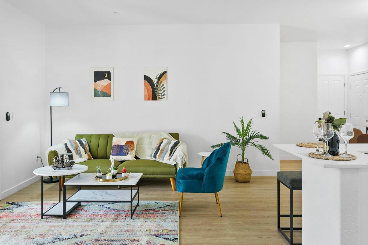Apartment Cozysuites By The Stadium With Pool 03