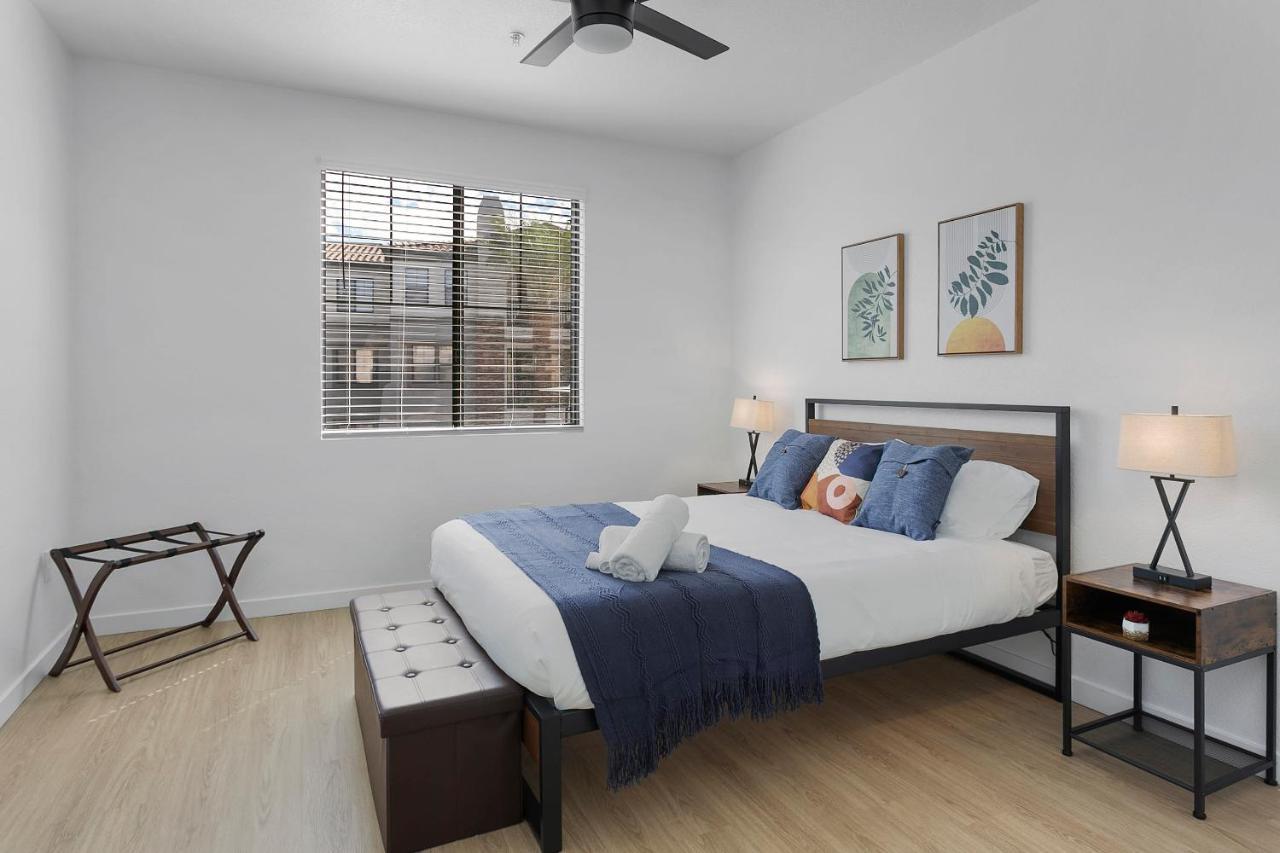 Cozysuites By The Stadium With Pool 03 * Glendale
